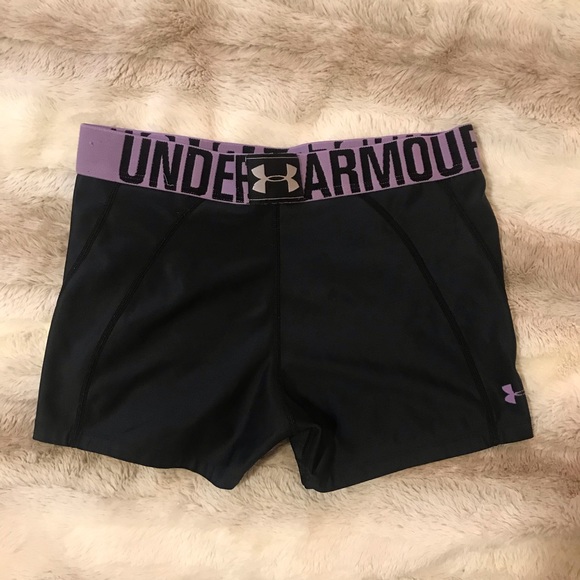 Under Armour Spandex Shorts - Picture 2 of 4